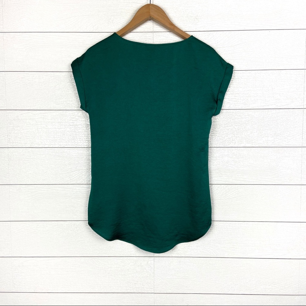 NWT Express Criss Cross Keyhole Short Sleeve Top - Picture 2 of 4